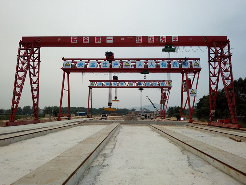 提(ti)樑(liang)機(ji)