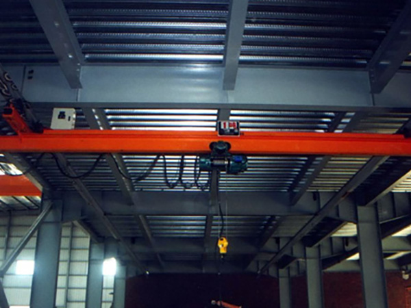 LX型(xing)電動單(dan)樑懸(xuan)掛(gua)起(qi)重(zhong)機